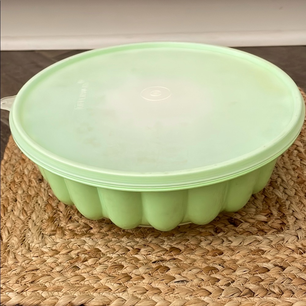 Vintage Tupperware Jello Mold with Lid